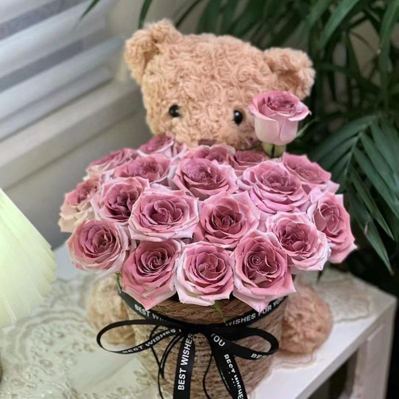 Geburtstagsstrauß: Duftende Seifenblume, Teddybär & Puppe für Freundin oder beste Freundin