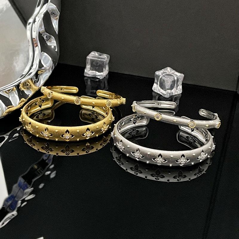 Bransoletka Palace z wydrążonego szczotkowanego materiału w stylu włoskiego retro i z klasą, niszowa słodka i fajna bransoletka dla kobiet