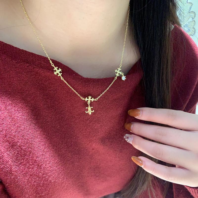 Medieval Style Golden Cross Iris Necklace Female Versatile Temperament Collarbone Chain Light Luxury High-End Jewelry