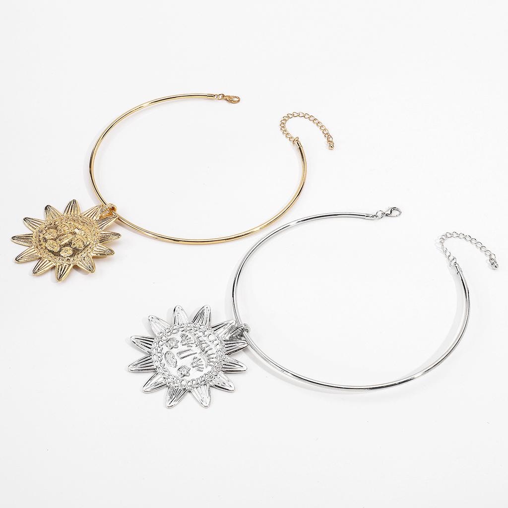Women European New Hot Sale Sunflower Pendant Necklace Trendy Exaggerated Personality Metal Texture Necklace Jewelry