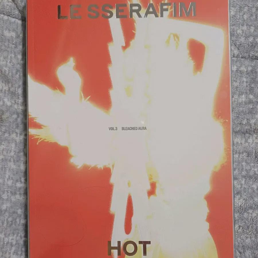 

Le Sserafim Hot