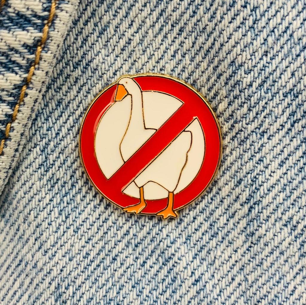 New Enamel Pin Goose Funny Geese Honk Metal Pin Gift Birthday 1 Piece