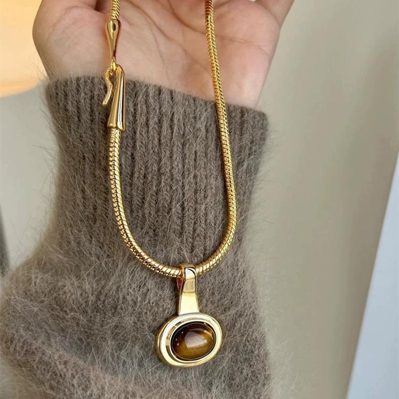 

Tiger Eye Stone Pendent Necklace Women s Fashion Jewelry Accessory Coffee Color Chain Beads Jewelry Accessories