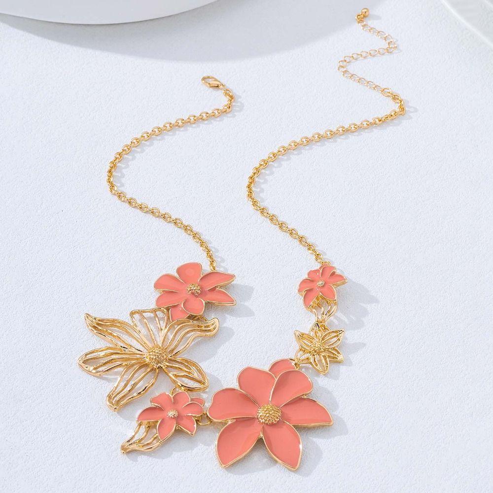 Drip Oil Trendy Floral Necklace Vintage Women Pendant Necklace Flower Collarbone Chain  Daily Wear