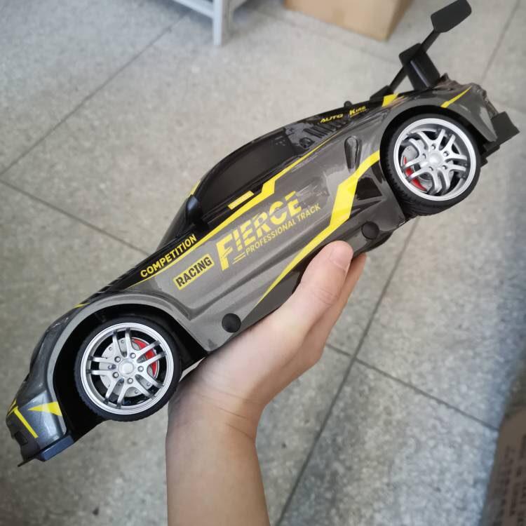 New 2.4G High Speed RC Vechicle Sport Trucks1:14 RC Car Cars Model 4-wheel Drive Remote Control Cars and Trucks Drift Racing Toys with Cool Led Light