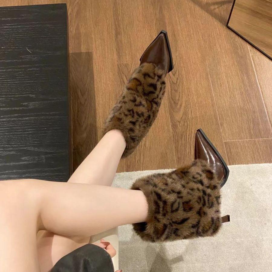 2025 winter new pointed fashion pants boots women's European and American plush stiletto short boots brown high-heeled short boots
