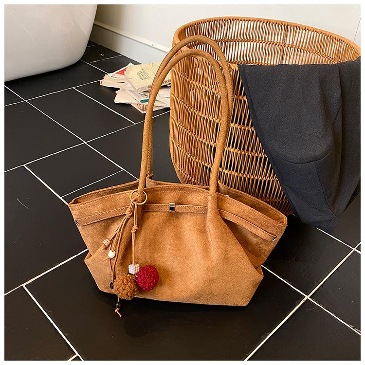 New Suede Pleated Retro Wing Bag 2025 Shoulder Bag Underarm Bag Large Capacity Retro Matte Tote Bag