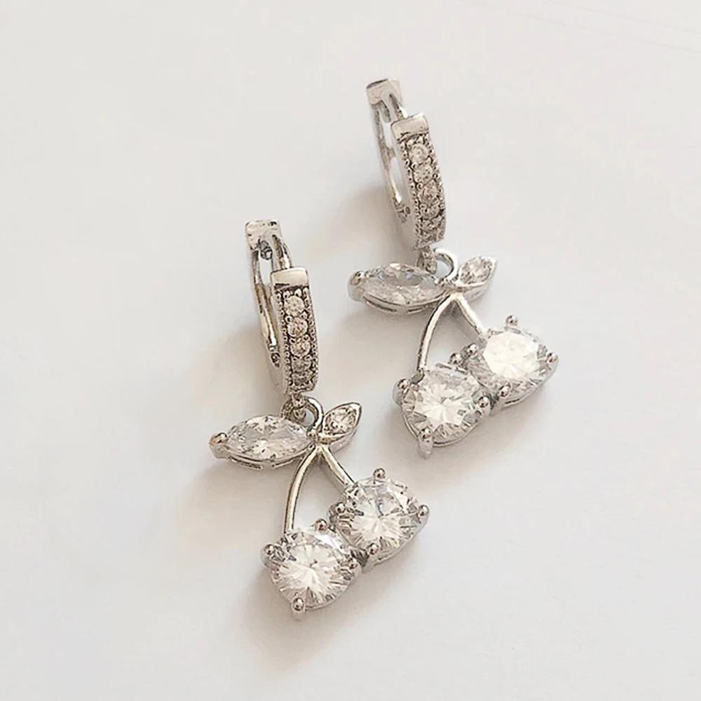 

BELLA BOX Нежные серьги с кристаллами, круглые циркониевые блестящие женские аксессуары, элегантные вечерние модные украшения, висячие серьги для женщин Silver color белый