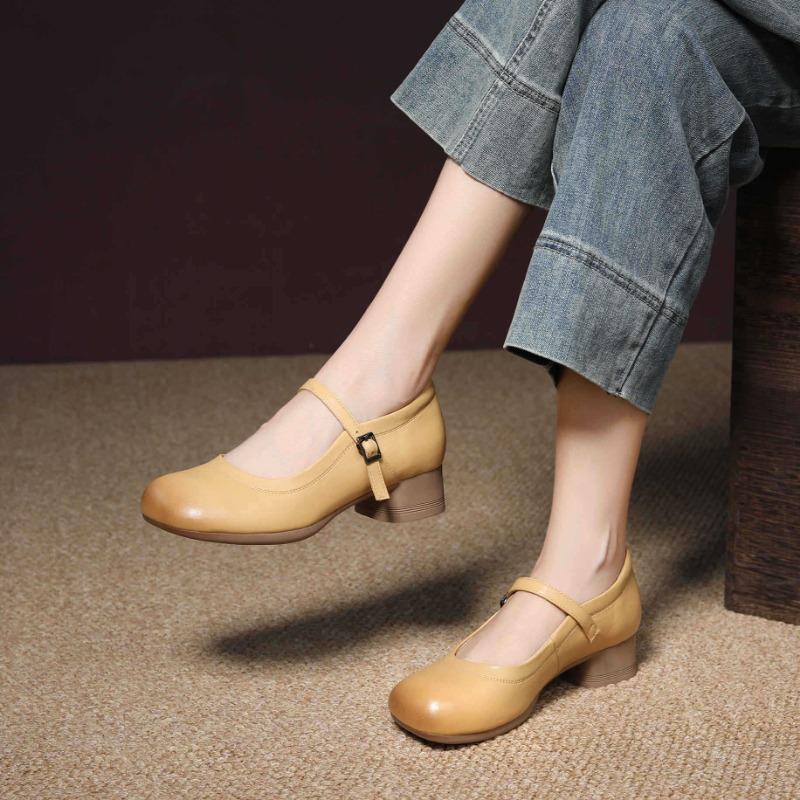 

New summer cowhide thick heel women s shoes square head shallow mouth single shoes design sense niche soft sole middle heel shoes 41 жёлтый