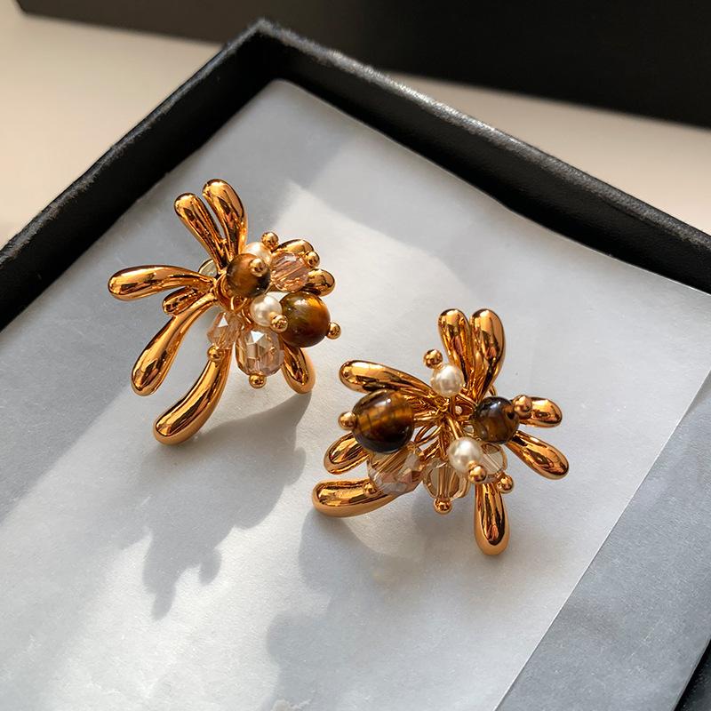 Autumn and winter Maillard tiger s eye stone beaded fireworks earrings, new popular retro niche high-end earrings