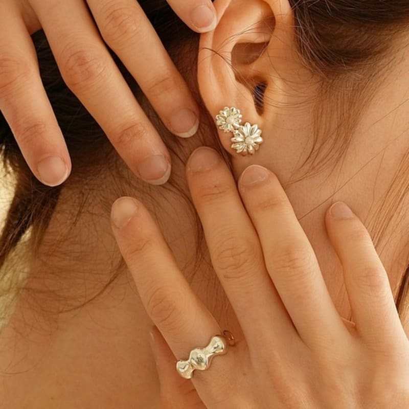 BELLOOGGI Bold Wave Ring