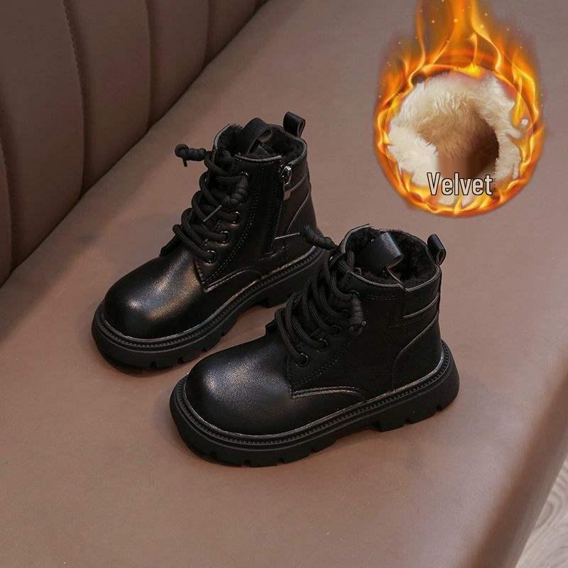 

Winter 2025 Kids Soft Leather Martin Boots: Velvet-Lined, Anti-Slip, British Style for Boys & Girls Size 32, Inner Length 19.6 cm чорний