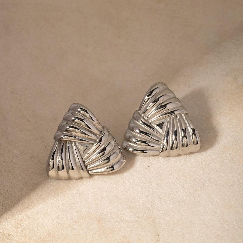 Vintage Metal Hollow Big Love Heart Stud Earrings for Women Classic Gold Irregular Textured Earrings Jewelry Gift