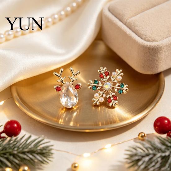 Winter Festival Earrings 1 Pair Christmas Stud Earrings, Sparkling Faux Crystal Elk Antlers Dainty And Snowflake Colorful Rhinestone Holiday