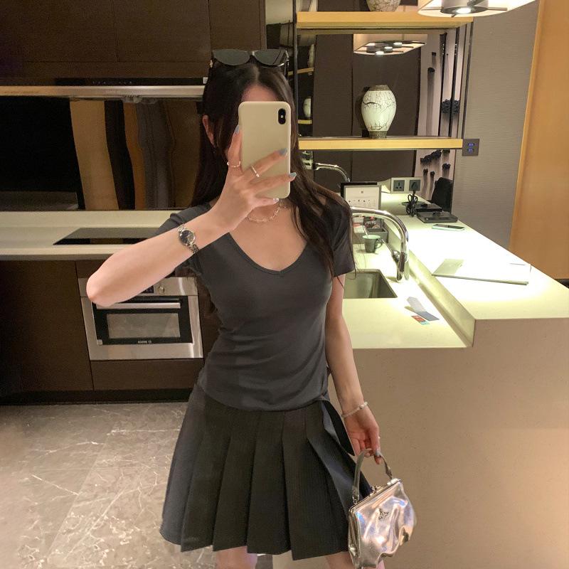 

Women s Summer 2026 Lyocell Silk V-Neck Cropped Tee, Small Size, Short Sleeve Small дим/сірий колір