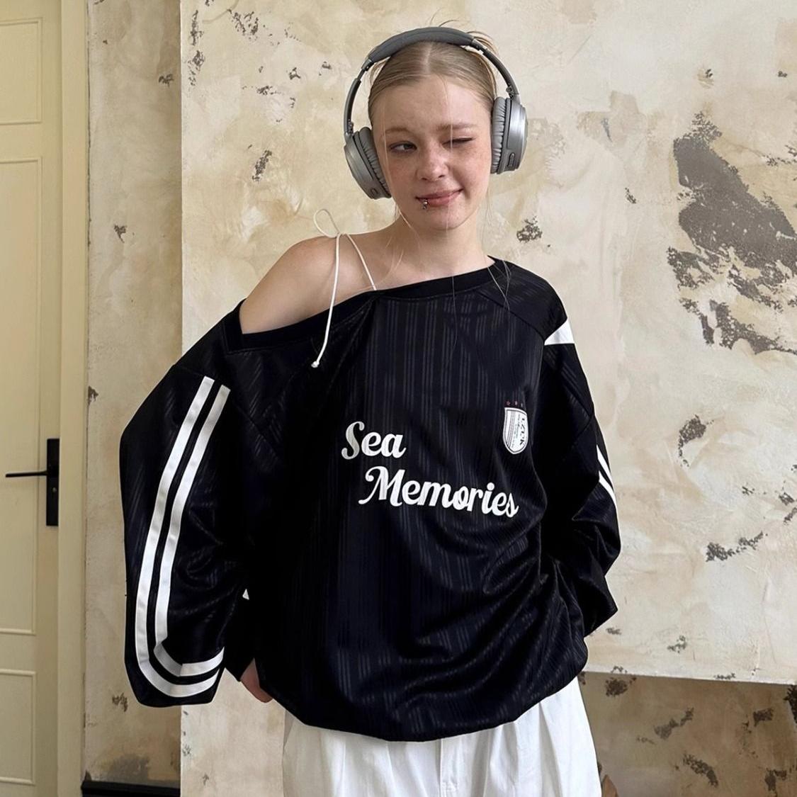 

Американский ретро-толстовка с длинными рукавами и принтом в виде букв, свободный крой плеча, повседневный топ для девушек M чёрный