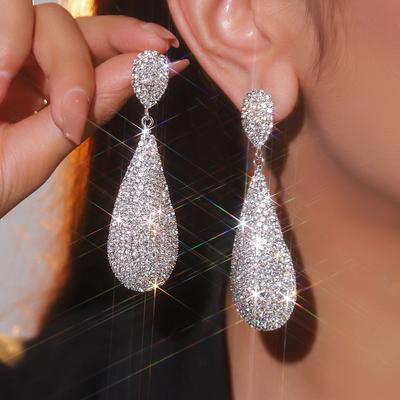 High-Grade Luxury Long Drop Earrings Shiny Elegant Trend Crystal Earrings Women's Earrings 1 Pair