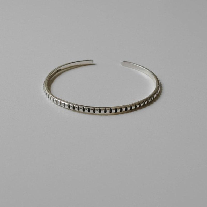 Retro Finger Narrow Bangle_SB307