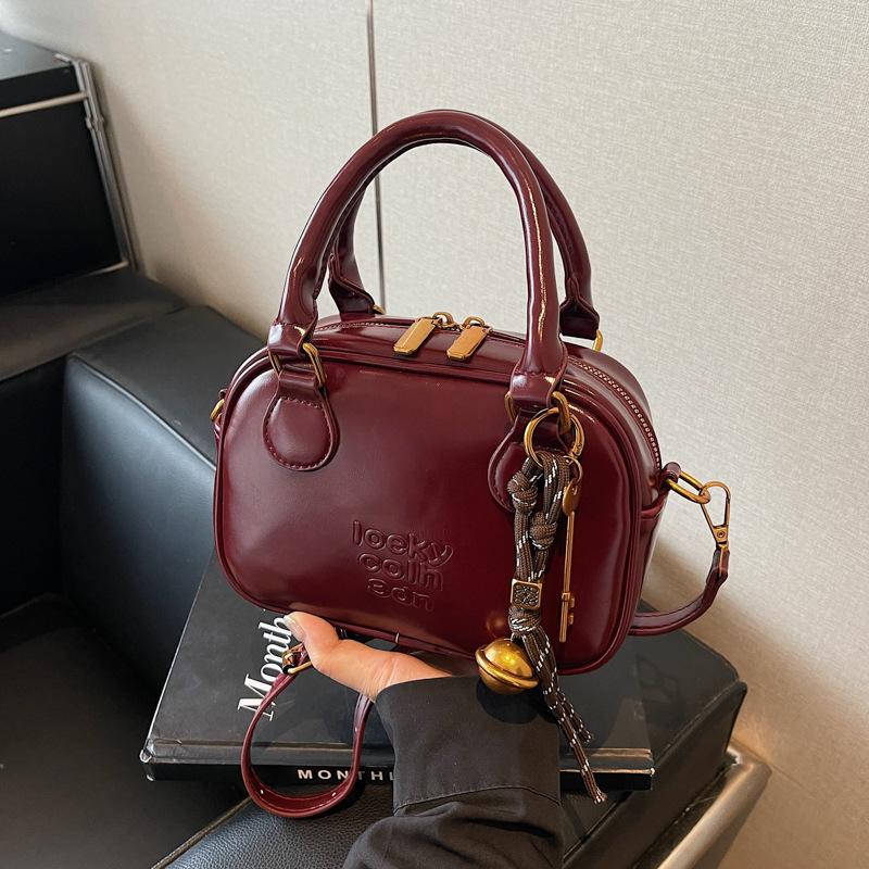 Premium niche bag women's autumn and winter retro new versatile niche messenger bag portable small square bag
