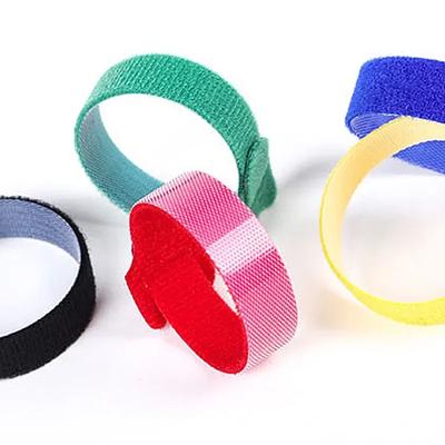 Kabely, vodiče a příslušenství – Vázání a svazkování kabelů