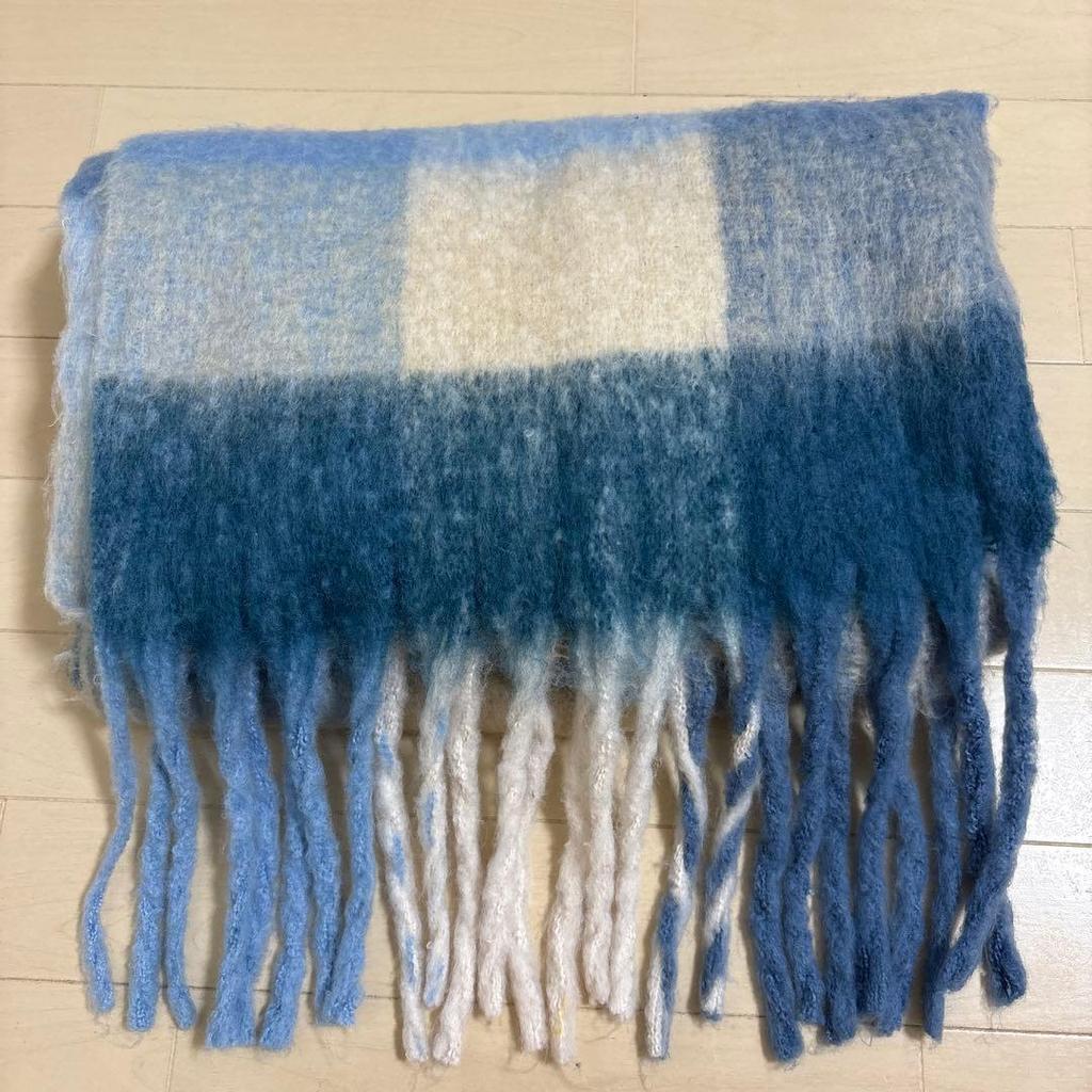 Used Plaid Voluminous Muffler, Large Size, Blue Tones, Fluffy, Warm