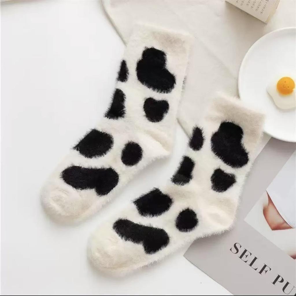 3 Paar niedliche Socken mit Kuhfleckenmuster, verdickte und warme Korallenfleece-Socken, Damen-Kaschmirsocken, Haussocken