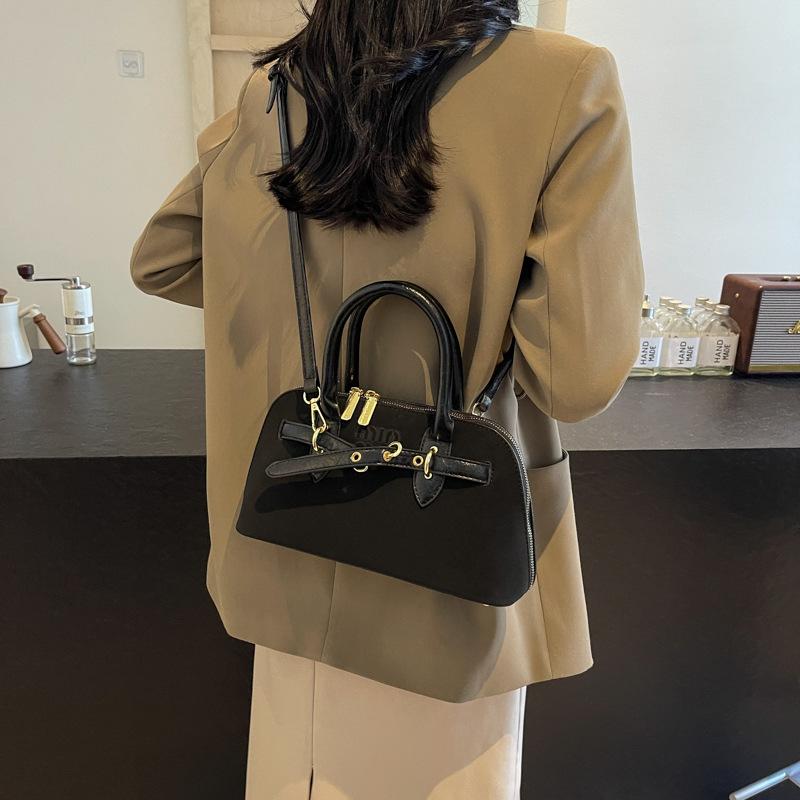 

Нишевый дизайн ретро пригородная универсальная одноплечевая подмышечная сумка 2024 новая высококачественная повседневная портативная сумка-мессенджер чёрный