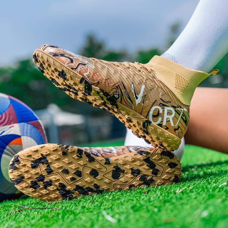 Nowe Młodzieżowe Buty Sportowe CR7 Niskie Buty Piłkarskie dla Uczniów z Długimi i Łamanymi Kolcami do Treningu i Meczy Profesjonalne