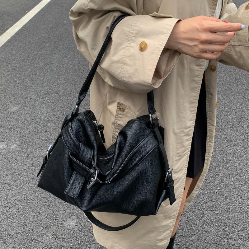 Tote bag women's large capacity pleated lazy armpit bag Spice girl locomotive shoulder bag women's casual fashion women's bag