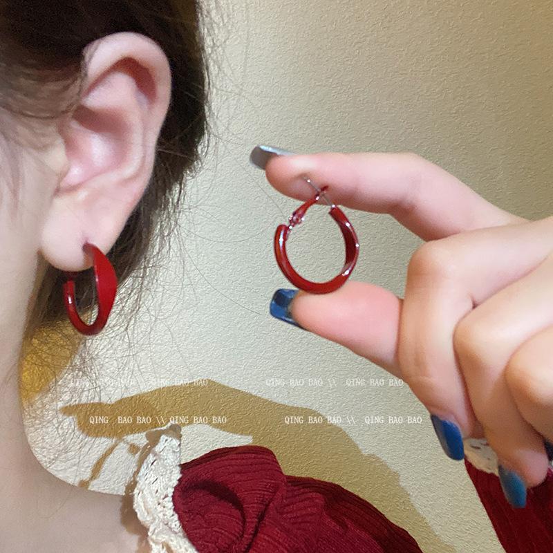 Geometric-shaped Earrings - Festive and Unique for The New Year, Suitable for Autumn and Winter, As An Accessory for The Ears.