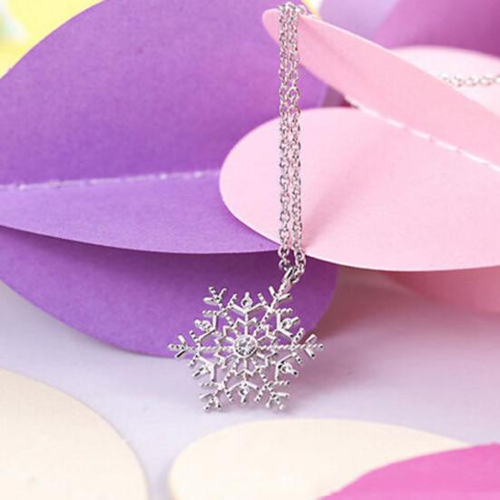 Collana con ciondolo a forma di fiocco di neve ghiacciato con strass lucido, regalo di Natale