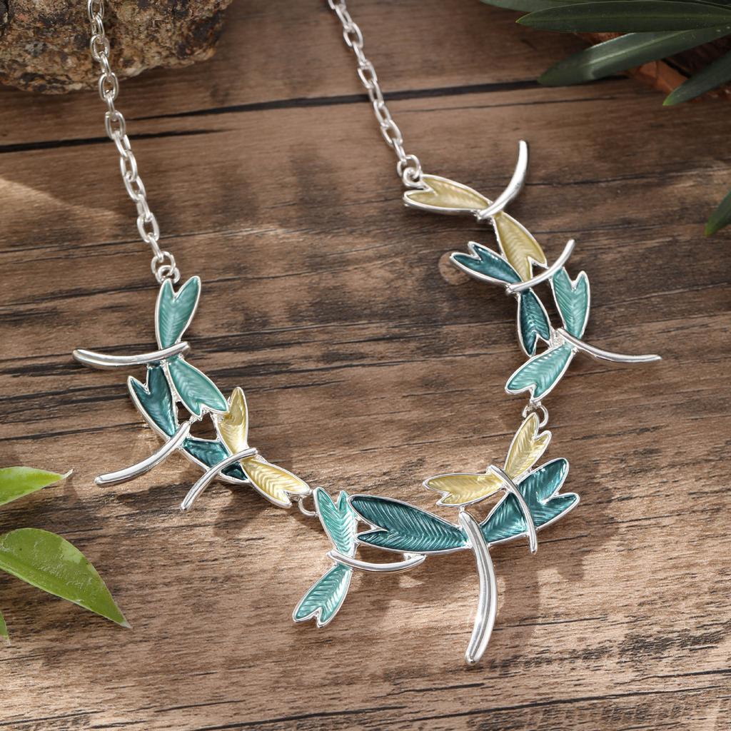New color painted oil dragonfly flying necklace, summer small fresh lady simple versatile dragonfly necklace