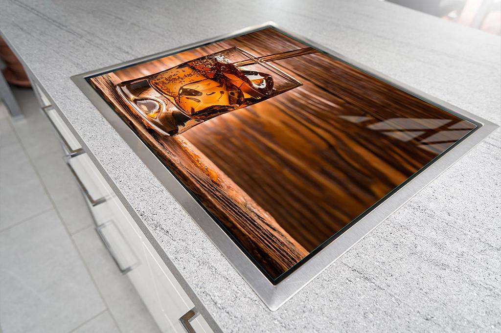 SKLENĚNÁ OCHRANNÁ DESKA NA KUCHYŇSKOU LINKU 70x52 WHISKY