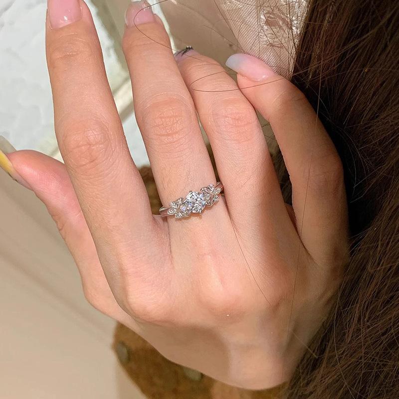 Glossy texture inlaid with full diamonds lace rhombus grid sparkling rings for women light luxury beautiful ring jewelry gift