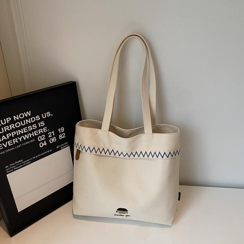 

Korean Style Multi-Pocket Embroidery Canvas Shoulder Bag for Women покинуть белый