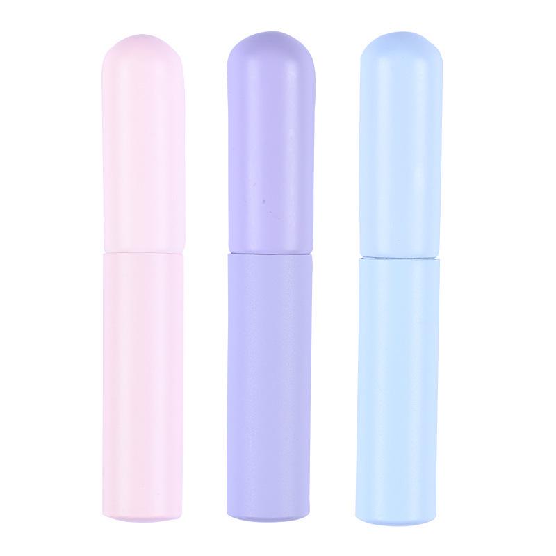 Portable Silicone Lip Brush with Cap - Perfect for Lips, Concealer, Blending, and Beginner Makeup Applications
