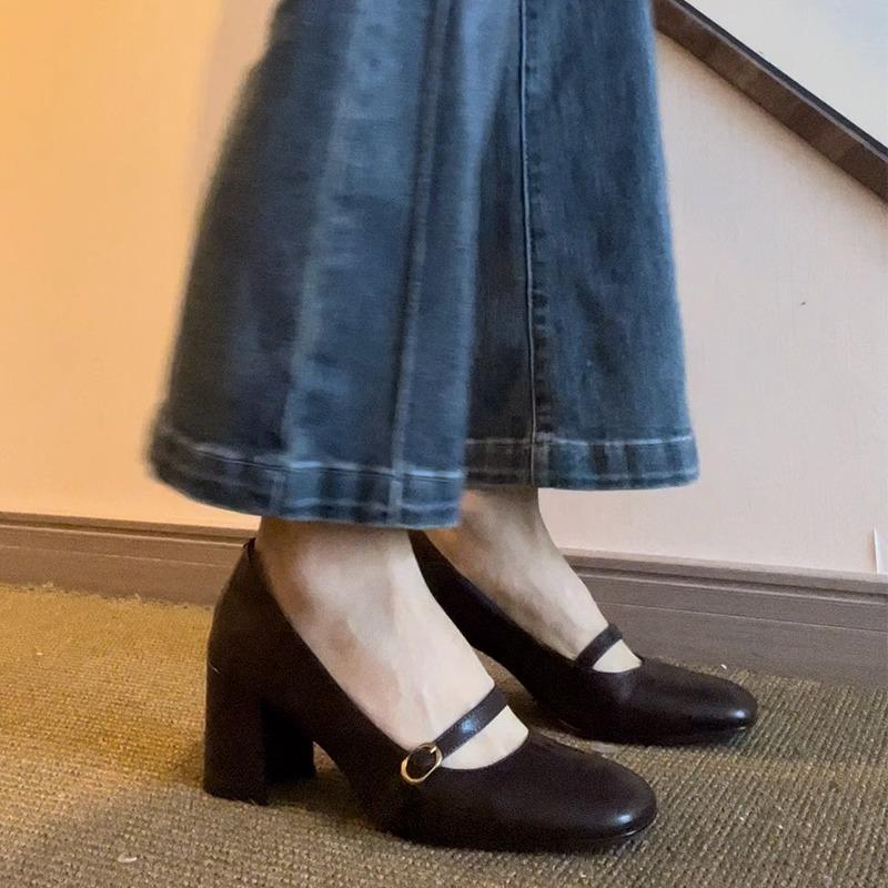 

Туфли Мэри Джейн на высоком каблуке женские, осень 2025 года, новые, толстые, квадратные, черные, кожаные туфли с легким носом, одинарные туфли 39 коричневый