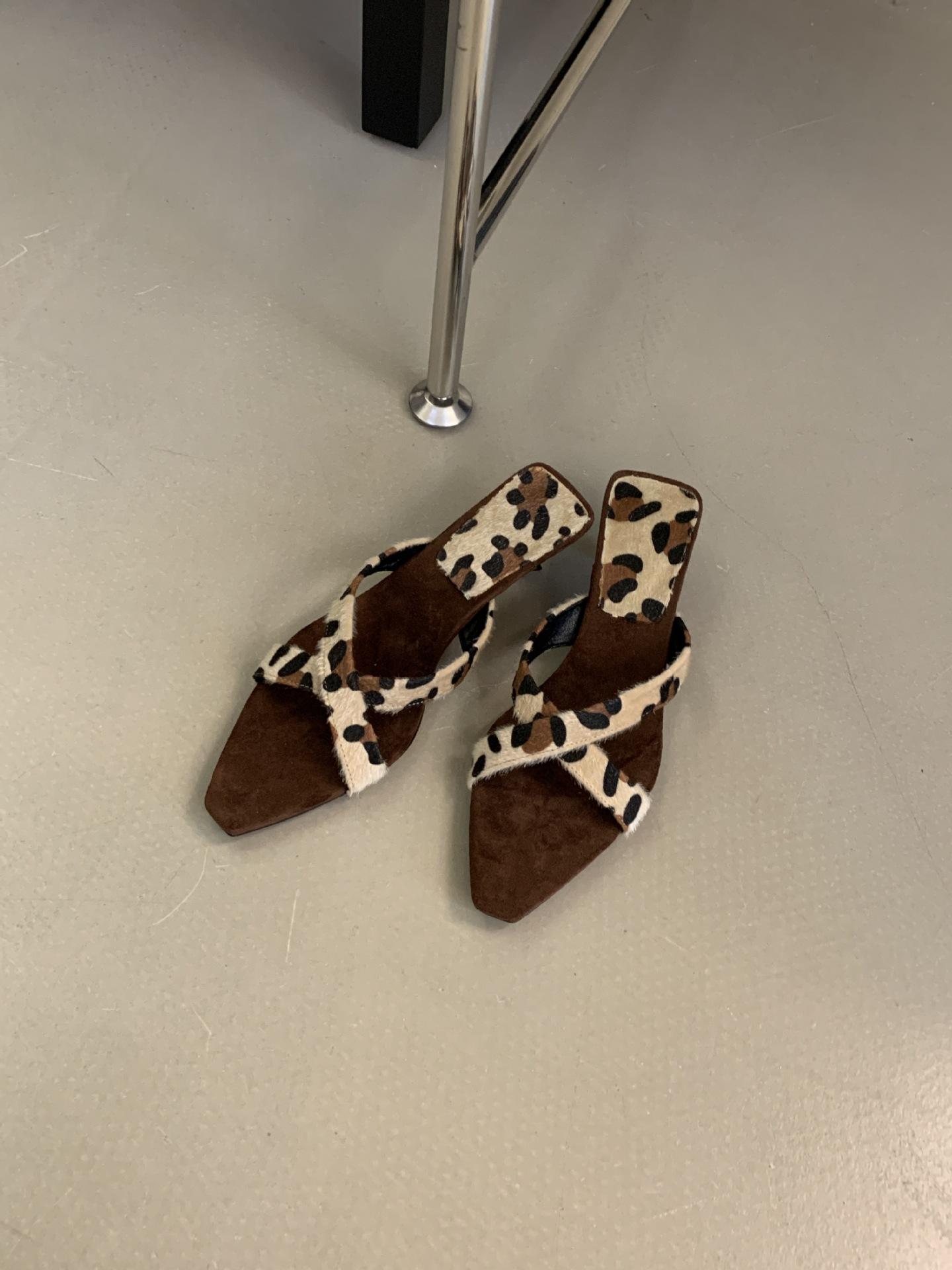 Vintage Leopard Print Cross With Wedge Heel Sandals For Women S Summer Wear Square Head Open-Toed Suede Low-Heeled Cool Slippers 35 цветной печати леопарда