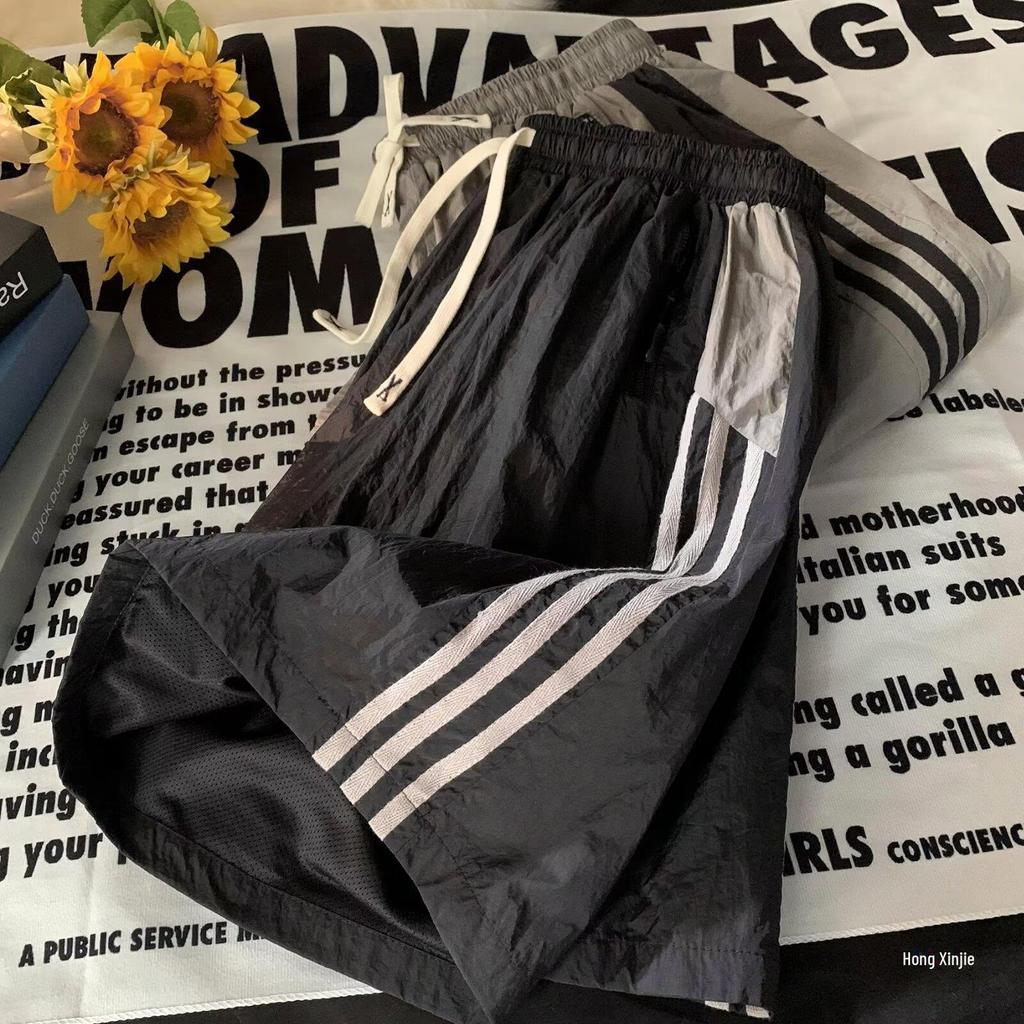 Pantaloni Scurți de Vară cu Dungi Retro Americani pentru Bărbați cu Uscare Rapidă - Design Trendy Casual Sportiv cu Cinci Puncte