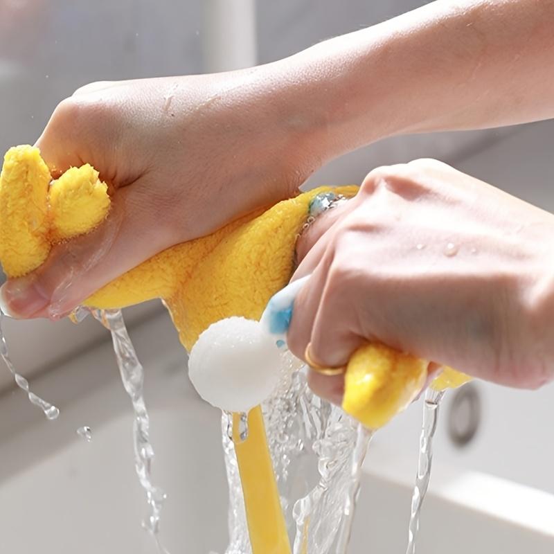 Entzückendes schlafendes kleines gelbes Küken Korallenfleece Handtuch mit zufälliger Farbe rundem Haken