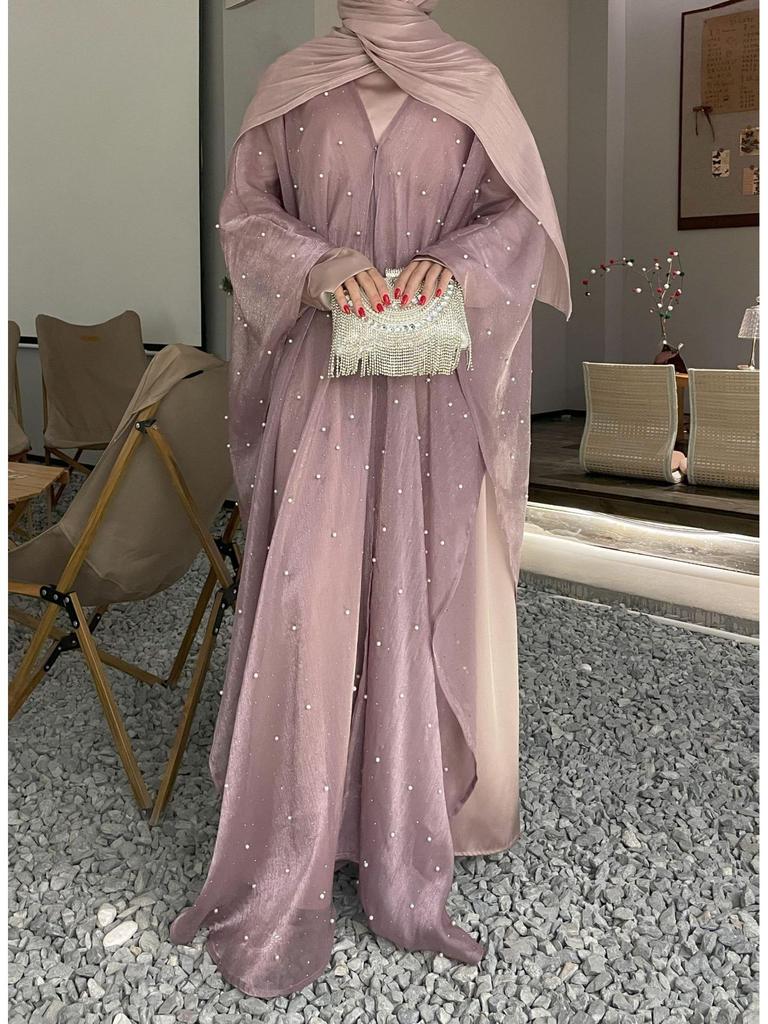 Bescheidenes einfarbiges Perlenkleid für Partys von Frauen aus dem Nahen Osten