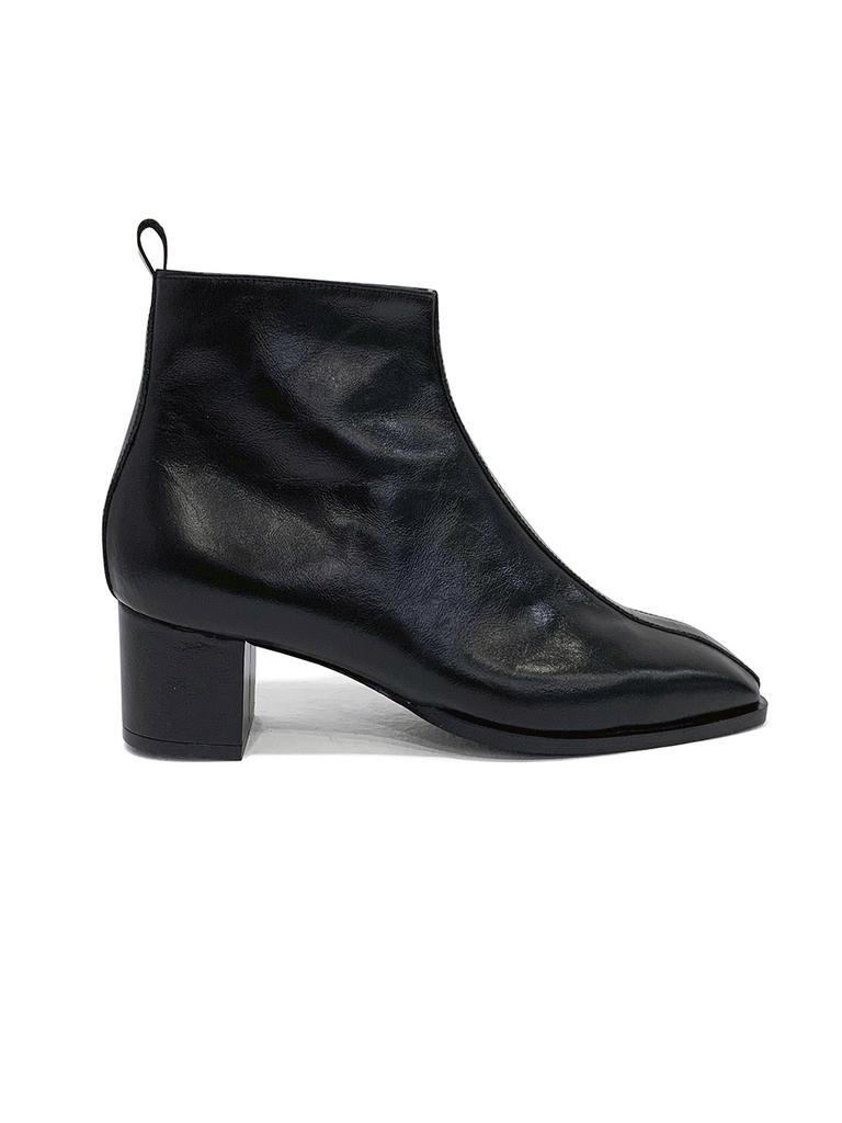 Back Of The Moon Yury Ankle Boots_Black