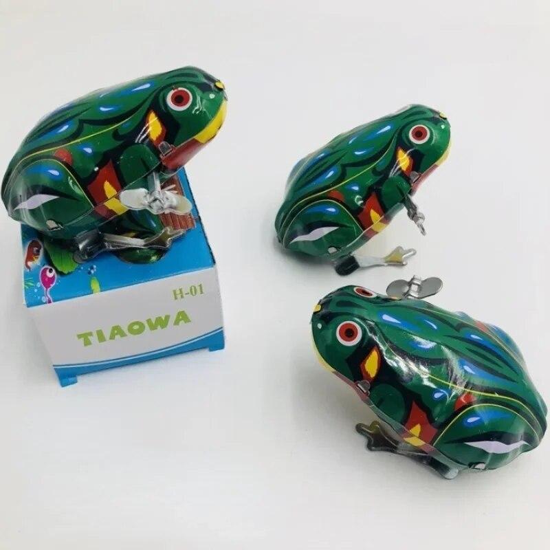 

1pc Kids Classic Tin Wind Up Clockwork Toys Jumping Frog Rabbit Cock Vintage Toy Action Figures Toy for Children