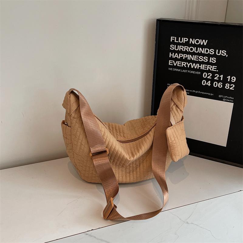 Korean Version of Foreign Style Pleated Lazy Wind Dumpling Bag Women's 2025 Autumn and Winter New Lightweight Large-capacity Single Shoulder Oblique