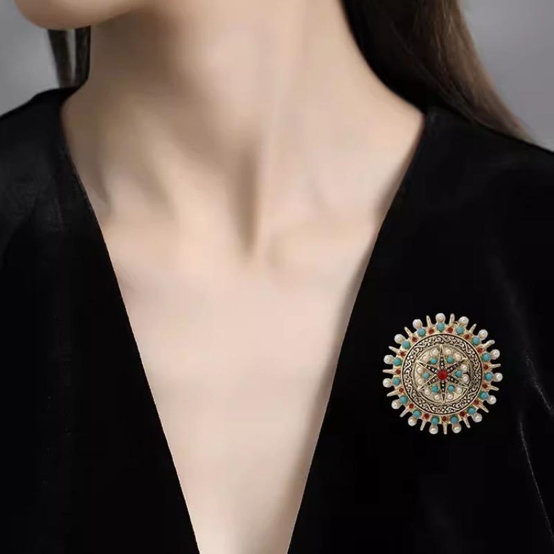 Bohemian-style Round Pearl Brooch, Women's Retro Court-style Brooch, Niche Design Sense Brooch