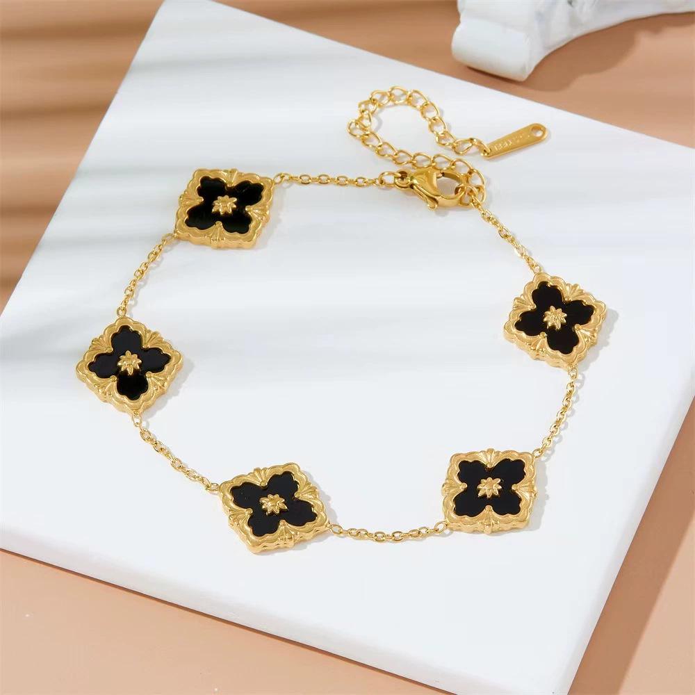 High-End Titanium Steel Four-Leaf Clover Bracelet with Shell Pendant – Durable, Fade-Resistant Design