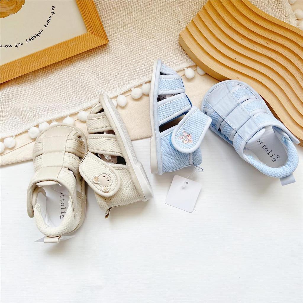 Weiche Sohle Baby Lauflernschuhe im Mori-Stil: Klett-Cartoon-Stoff-Sandalen für Jungen und Mädchen