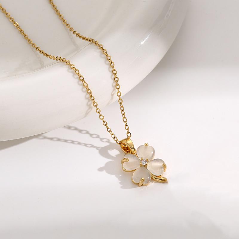 Elegant Gold-Plated Chinese-Style Four-Leaf Clover Necklace with Imitation Hetian Jade Pendant for Women