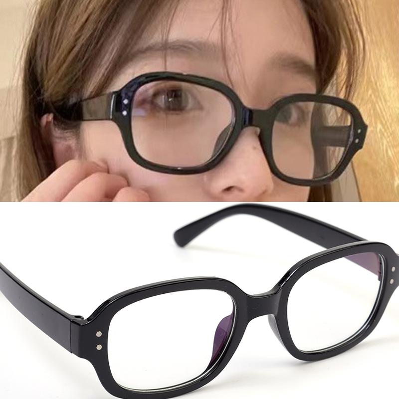 

Fashion Retro Narrow Square Shaped Glasses Frame Female Concave Design Street Photography 2025 New Flat Mirror Simple Glasses чорний