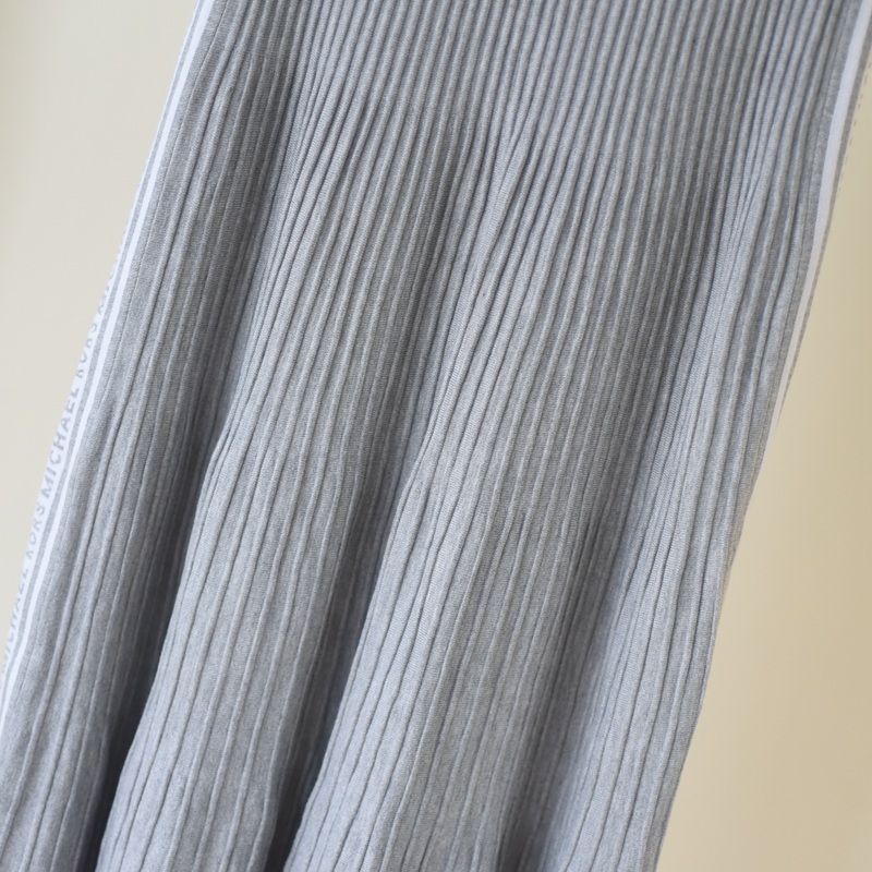 Only Pure Original Single 1700 on Sale Knitted Hip Skirt Elegant Commuter Pleated Skirt Slimming Tube Top Long dress Set
